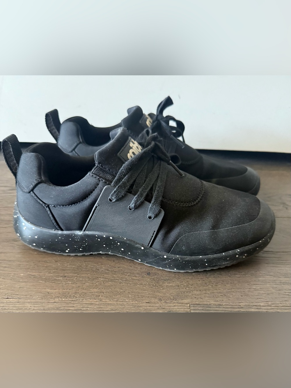 Snibbs Women's Spacecloud Work Sneaker - Black Speckle. EUC